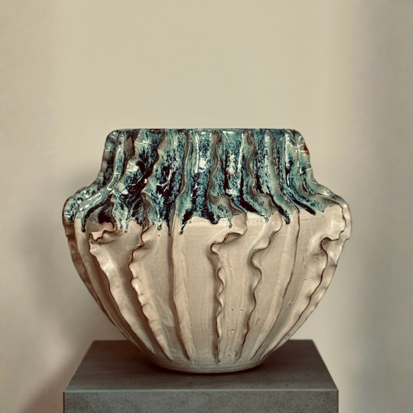 Grand Coral Crest Vase