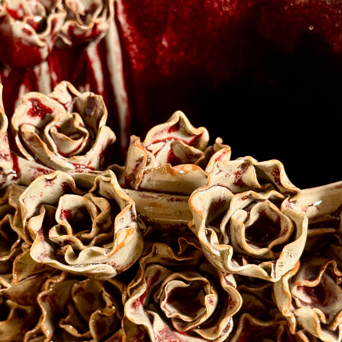 JJCurated_Royal_Tulip_Vase_XL_imperial_burgundy_close-up